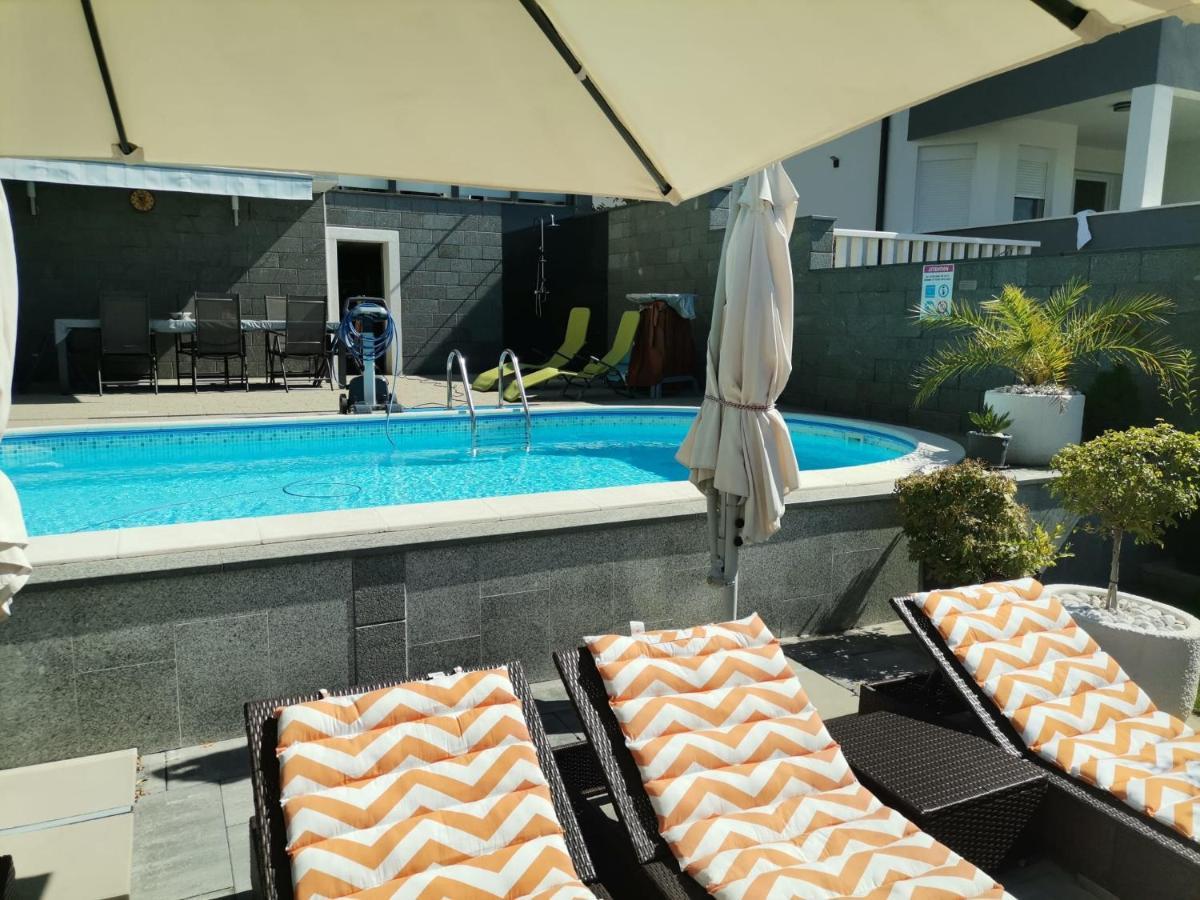 Apartment Ruza - Pool Donji Seget Buitenkant foto