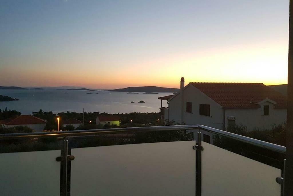 Apartment Ruza - Pool Donji Seget Buitenkant foto